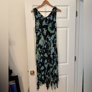 Chic Floral Midi Dress - Black and Green